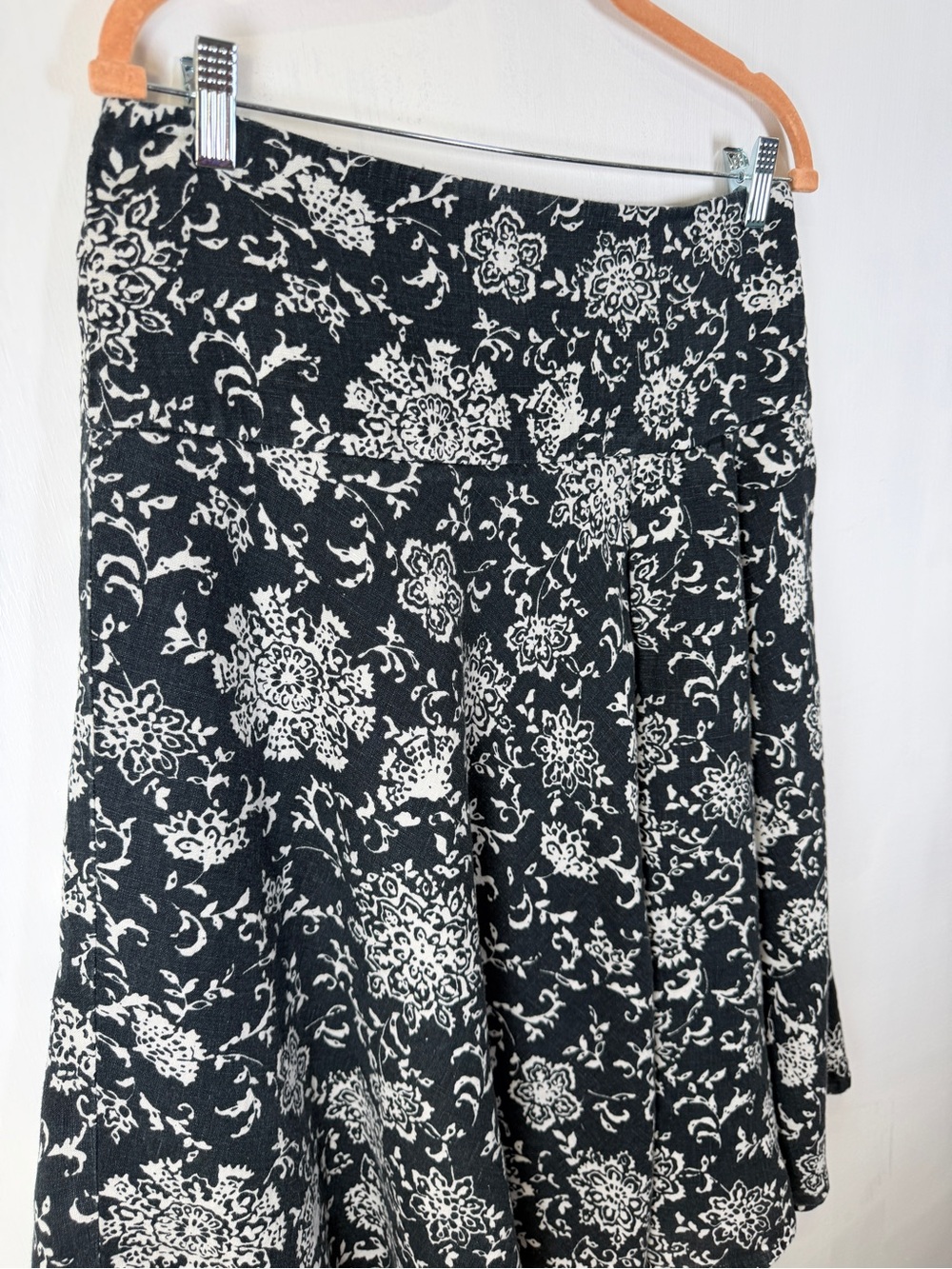 GAP 100% linen Skirt w/100% cotton lining Black‎ and White Floral Skater Skirt - Picture 2 of 11